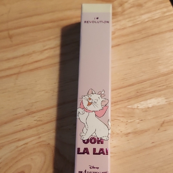 Makeup Revolution Disney Marie Lip Gloss - Soft Pink - Picture 1 of 6